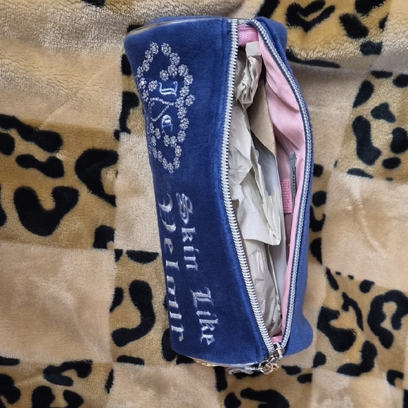 Blue Velour Women's Bag with Gold Heart Charm - Picture 6 of 6